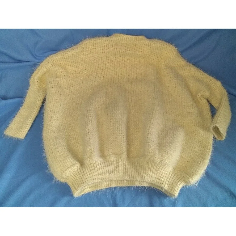 Women's Romwe Sweater Beaded Twinkling Owl Beige Super Soft - Picture 4 of 5